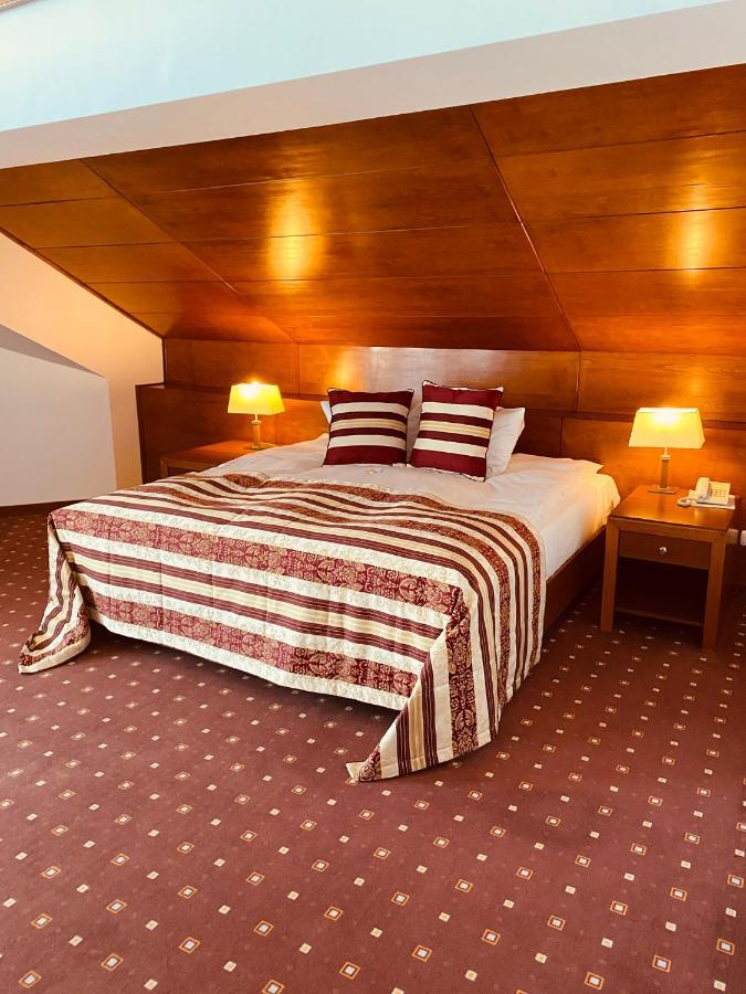 Hotel Casa Jasmine Braşov Esterno foto