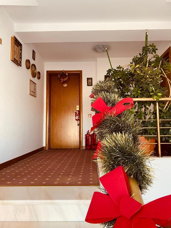 Hotel Casa Jasmine Braşov Esterno foto