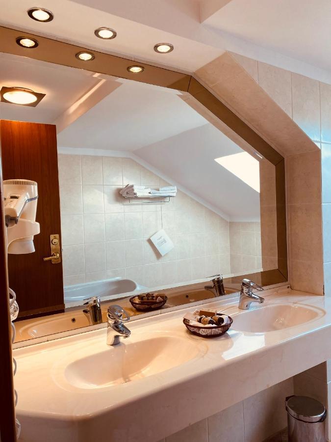 Hotel Casa Jasmine Braşov Esterno foto