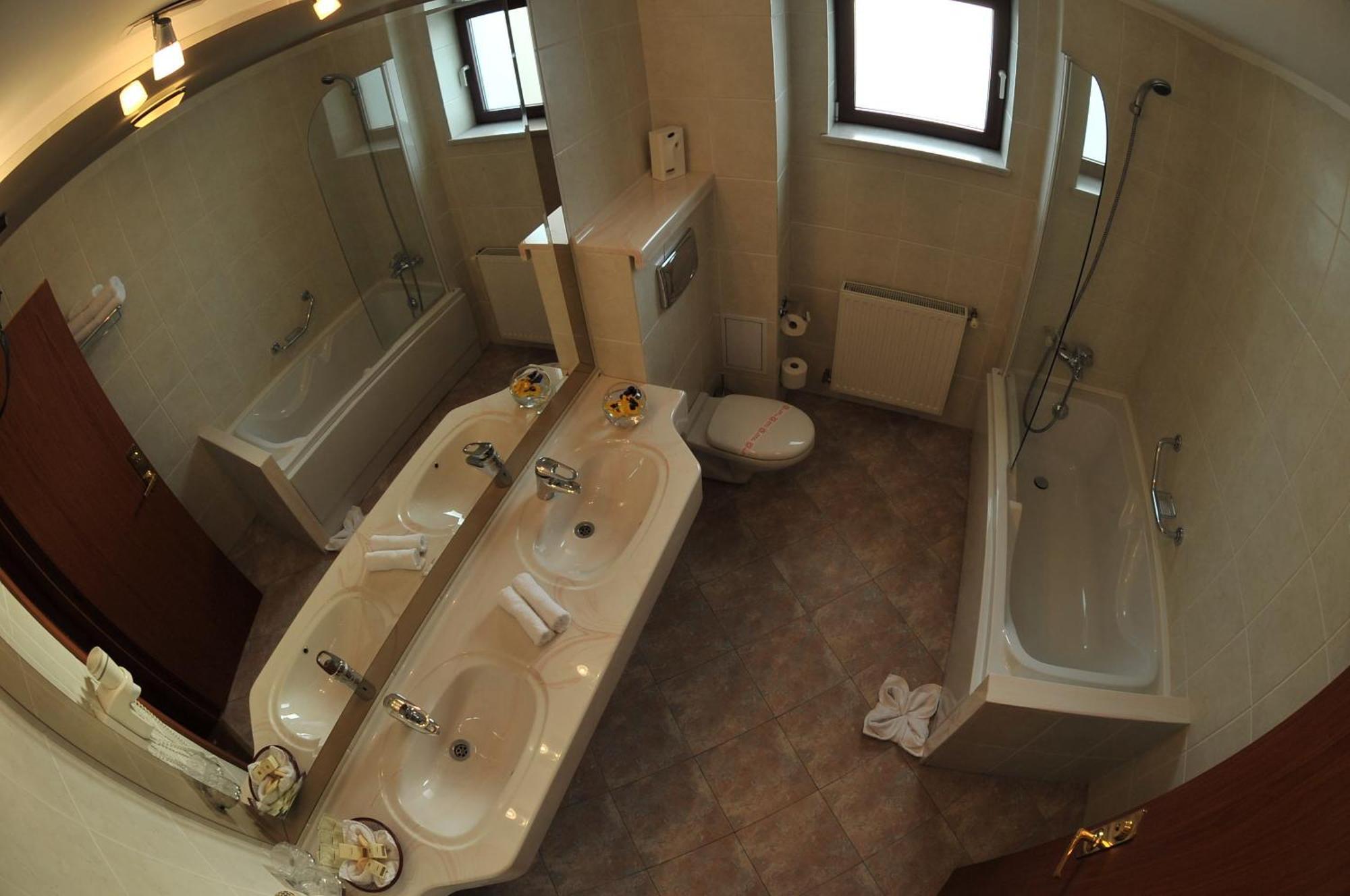 Hotel Casa Jasmine Braşov Esterno foto