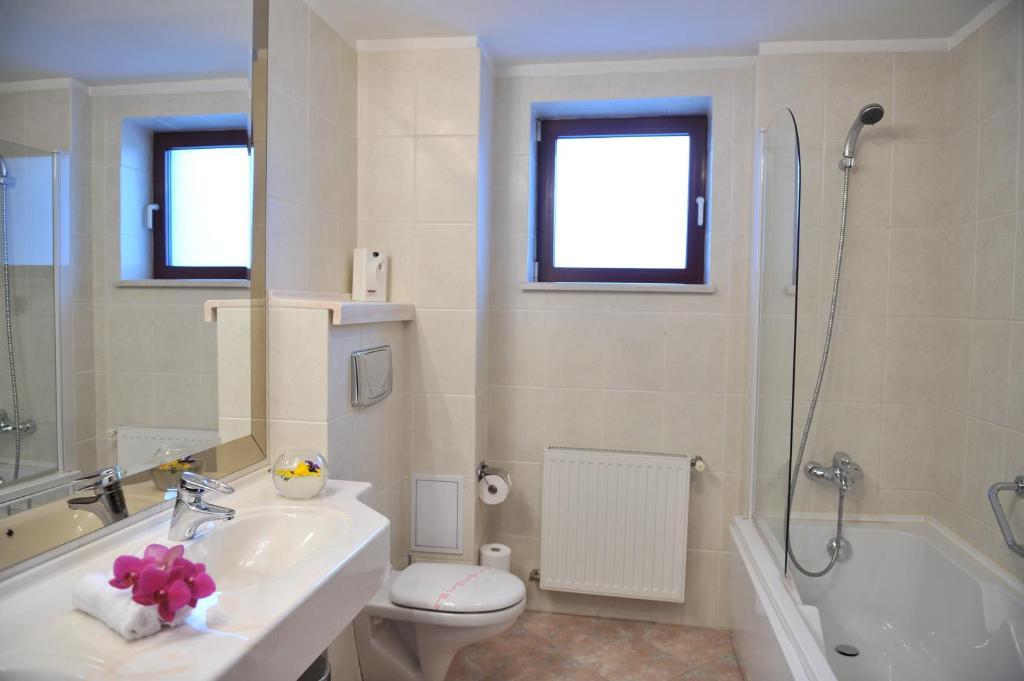 Hotel Casa Jasmine Braşov Esterno foto